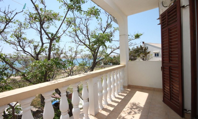 Kustici Apartment | Two bedroom apartment near beach Kustići, Pag (A-6355-e)