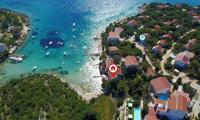 Potocnica Apartment | Two bedroom apartment near beach Potočnica, Pag (A-222-a)