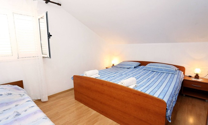 Zuljana Apartment | Two bedroom apartment with air-conditioning Žuljana, Pelješac (A-252-a)