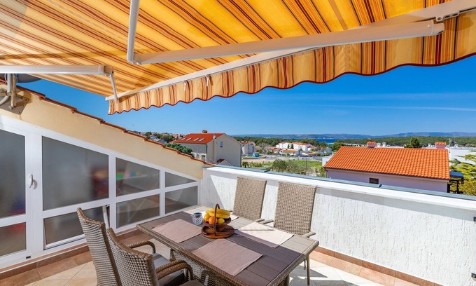 Punat Apartment | Two bedroom apartment with terrace and sea view Punat, Krk (A-20553-c)