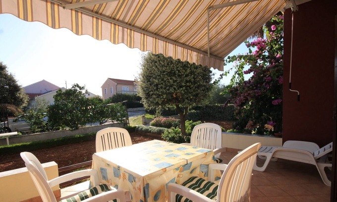 Batalaza Apartment | Two bedroom apartment with terrace Ugljan (A-348-a)