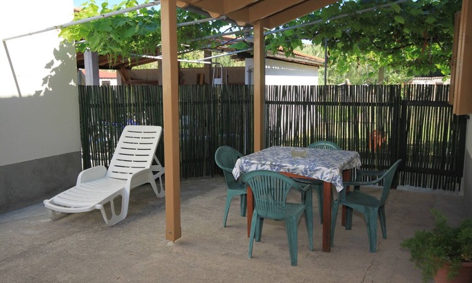 Susak Apartment | Two bedroom apartment with terrace Susak, Lošinj (A-8050-a)