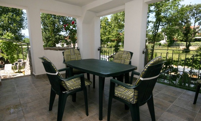 Pinezici Apartment | Two bedroom apartment with terrace Pinezići, Krk (A-5464-b)