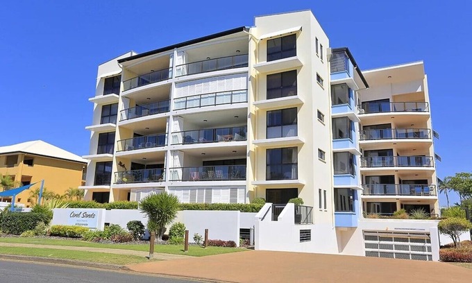 Bargara Apartment | Two Bedroom Ocean View apartment a stones throw from Bargara cafe life