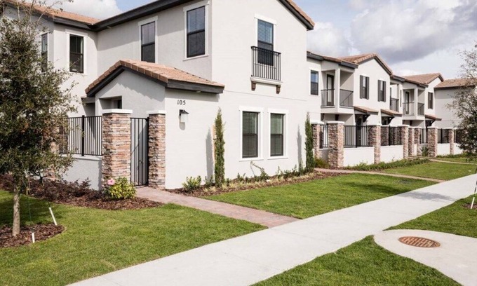 Haines City House | Two Bedroom Townhome in Balmoral Resort Near Theme Parks - Free Gas Card