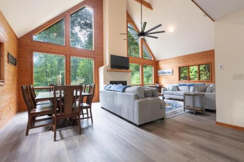 Helen House | Two Cabins, Walk to Helen, Air Hockey, Theater