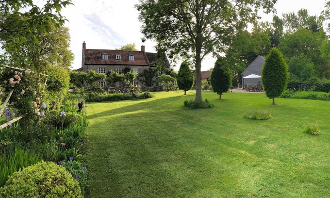 Wedmore Cottage | Two luxurious cottages to rent ideal for group of friends or family