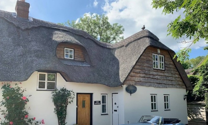 New Forest District Cottage | 'Two' Luxury Riverside Thatched Cottages in One!