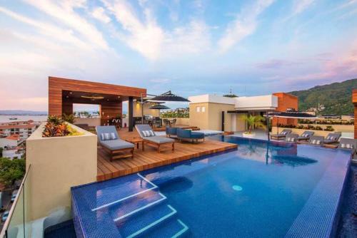 Emiliano Zapata House | Two Pools and Gym | Steps from Beach and Malecon