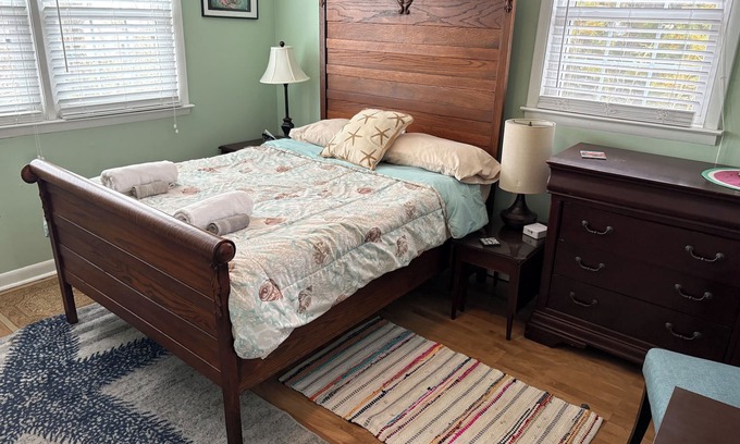 Morehead City House | Two private upstairs rooms with a private entrance.