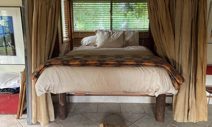 Stinson Beach Apartment | Two Rooms & mini-kitchen in Classic Beach House - 300 steps to the Beach