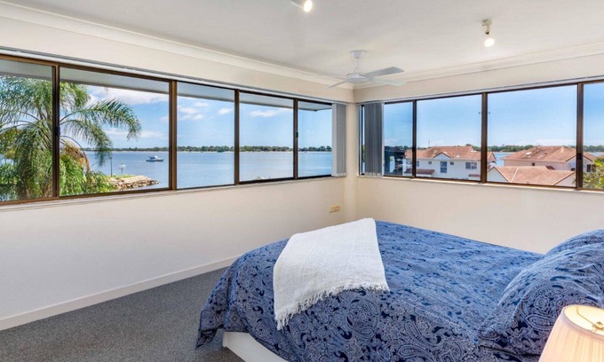Sandstone Point House | Two Storey Unit With Breathtaking Views