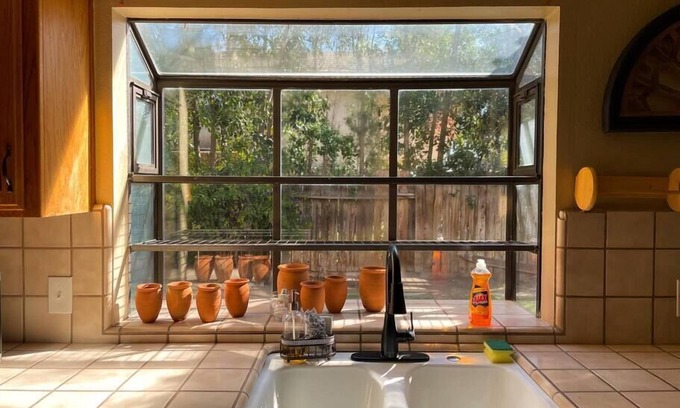 Visalia House | Two Story Bright Hacienda ~ Comfy Beds ~ Sunny Pool