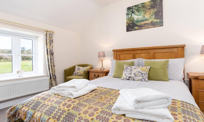 Llanrwst Cottage | Ty Canol Pont y Garth