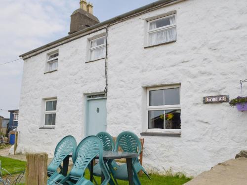 Garn Fadryn House | Ty Hen