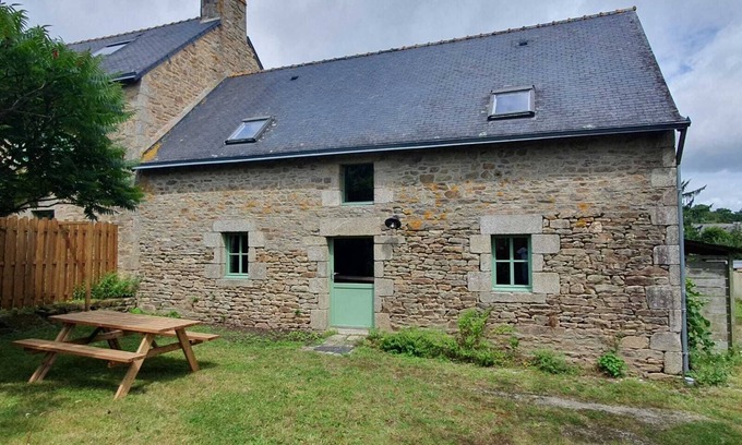 Redene House | Ty Rozélie, Charmante Longère Bretonne Entre mer et Campagne