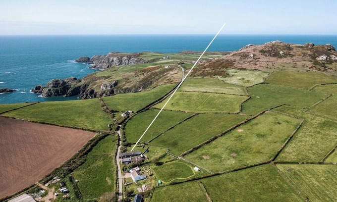 Trefasser House | Ty Uchaf Mill, Holiday Property Pwll Deri, Strumble Head, Sleeps 4, 2 bedrooms, bathrooms