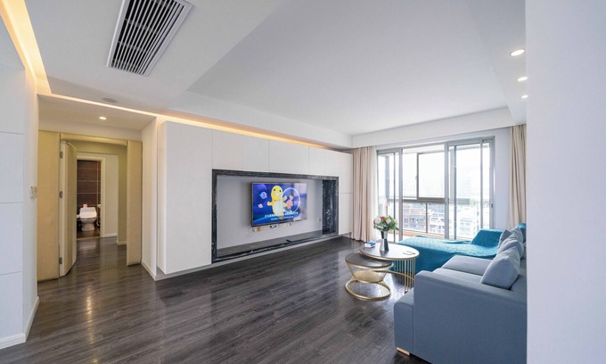 Changning Bed & Breakfast | Tyms Luxury 3BR 2BA APT Garden2