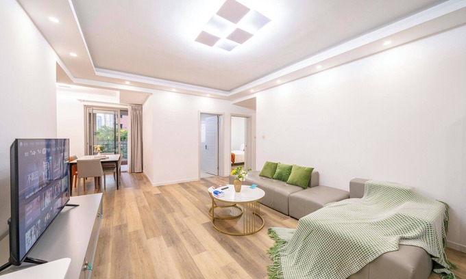 Changning Bed & Breakfast | Tyms Luxury 4BR 2BA APT Garden