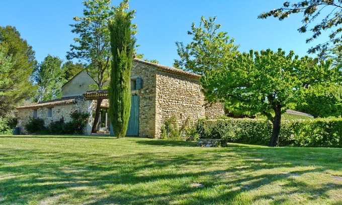 Villedieu Other | Typical Provencal farmhouse with private pool, 6 bedrooms and 5 shower rooms.