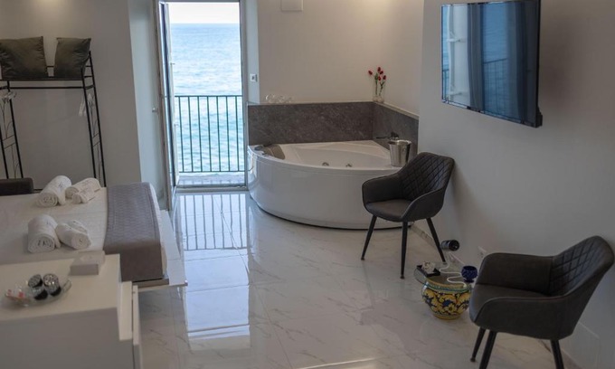 Old Town House | U Scrusciu d’u Mari Luxury Suite