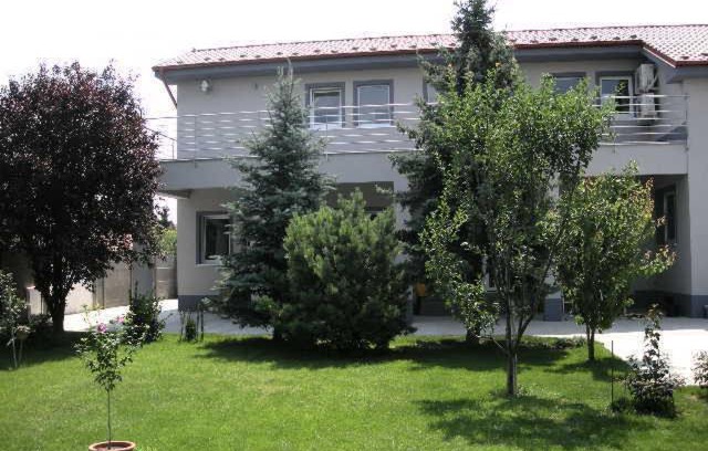 Galanta House | Ubytovanie House