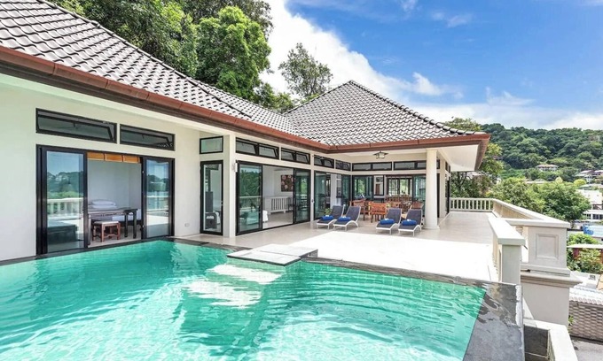 Wichit Villa | Ultimate Beachfront Panoramic Private Pool Villa