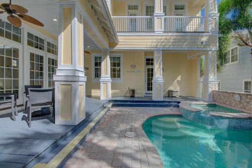 Bay Esplanade House | Ultimate Island Getaway - Monthly Beach Rental