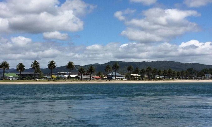Whitianga House | Ultimate Location - Main Street of Town !