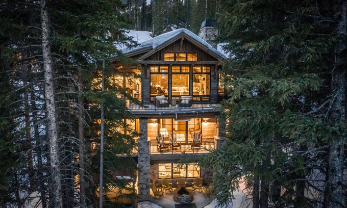 Winter Park House | Ultimate Luxury Ski Chalet | Casa de Montana | Hot Tub, Vintage Video Games & More!
