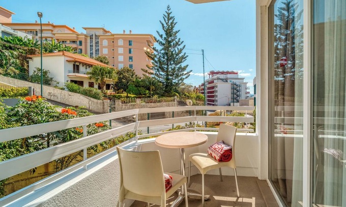Sao Martinho Hotel | Ultimate Madeira Getaway! Garden View, Swimming Pool, Close to Lido Promenade
