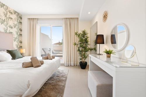 New Golden Mile Apartment | Ultimate Rentals - Modern Apartment with Sunny Terrace & Shared Pool