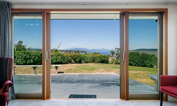 Hilltop Villa | Ultimate Retreat - Spacious with stunning lake views, natural mineral spa and underfloor heating.