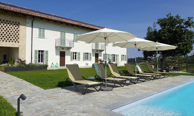 Castagnole delle Lanze Villa | Ultra-luxurious 6-bedroom villa with AC, WiFi in marvelous Piemonte