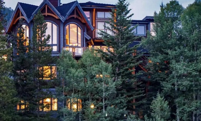 Silvertip House | Ultra-Luxury 7880sqft Ridgeside Villa w/Concierge