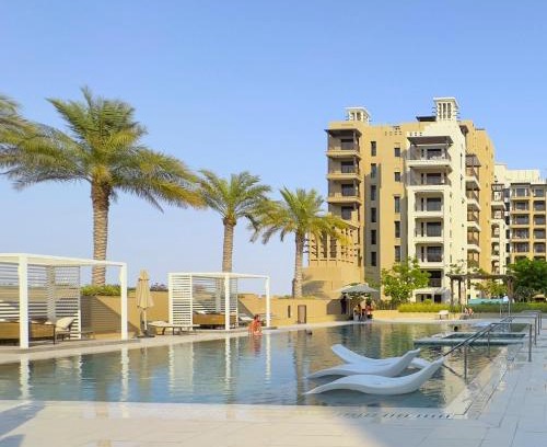 Umm Suqeim 3 Apartment | Ultra Luxury Flat with Amazing Pool Near to Burj