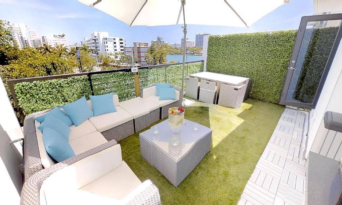 Bay Harbor Islands House | Ultra Modern Luxurious Townhome few minutes walk to the beach long term .