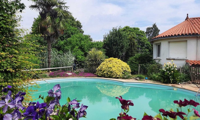 Saint-Maurice-le-Girard House | Un Petit Coin de Paradis à la Campagne