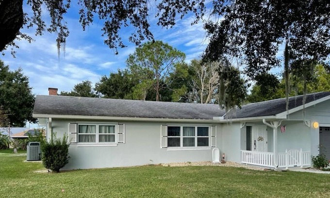Sebring House | Una bella casa , en las cercanías del lago Jackson a solo 5 min de la propiedad