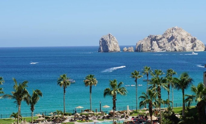Los Cabos Villa | UNBELIEVABLE VIEWS-EXTRA LARGE BALCONY FOUR LOUNGE CHAIRS 3 KING BEDS