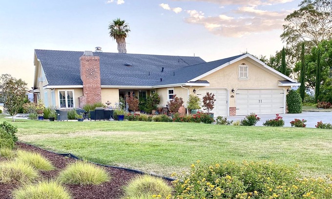 Temecula House | UNDERGOING RENOVATION IN 2025/Sleeps 8 Perfect Temecula Wine Country Location!