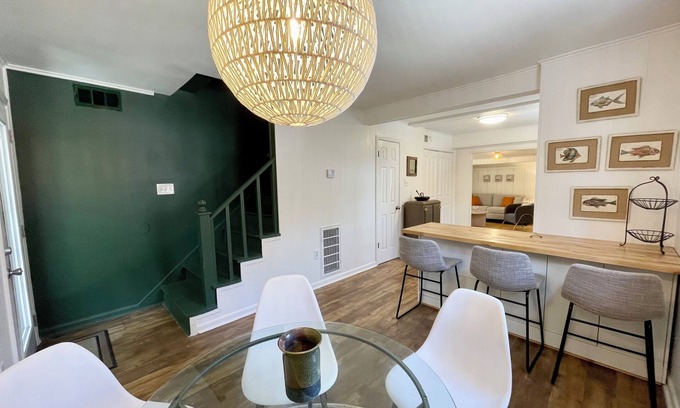 Covington House | Unique 2 BED/2.5 Bath BARN in Covington LA