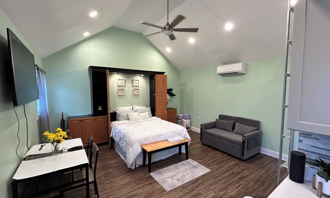 Wright Apartment | Unique and romantic escape. Perfect getaway for couples/small families.