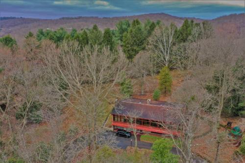 Weirton House | Unique and Secluded Country Estate near Pittsburgh