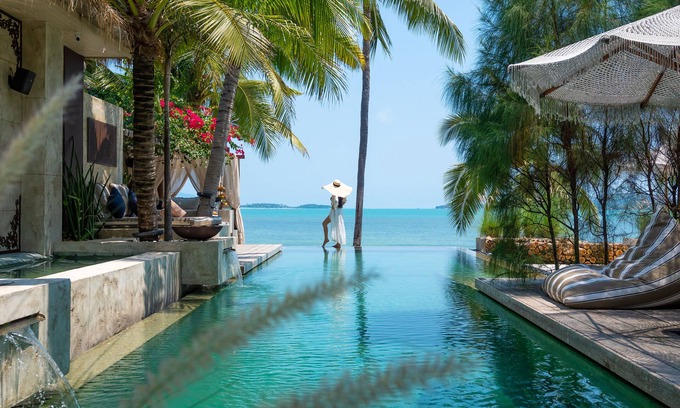 Bophut Villa | Unique Beachfront Mansion in Koh Samui top location