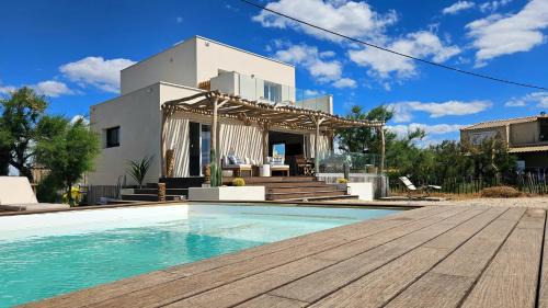 Frontignan Villa | Unique en front de mer! Villa Astrea et sa piscine