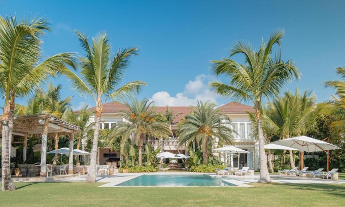 Punta Cana Villa | Unique lake-front 10-bedroom mansion in most luxurious resort of the caribbean