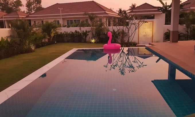 Hua Hin Villa | Unique luxury infinity pool villa at Hua Hin!