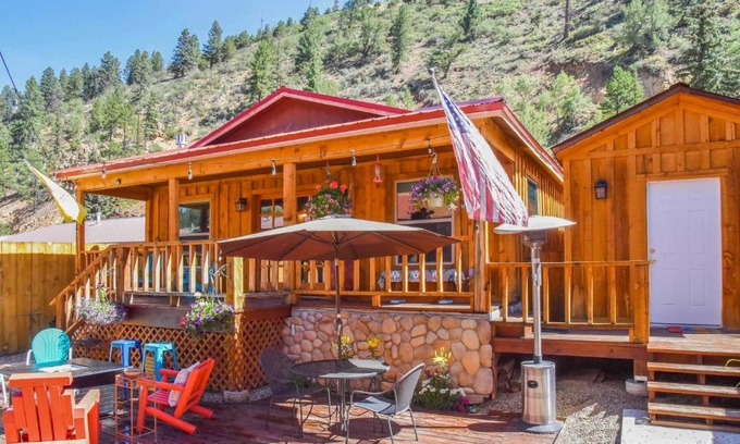 Red River House | Unique Mtn Getaway with Stunning Outdoor Area!
