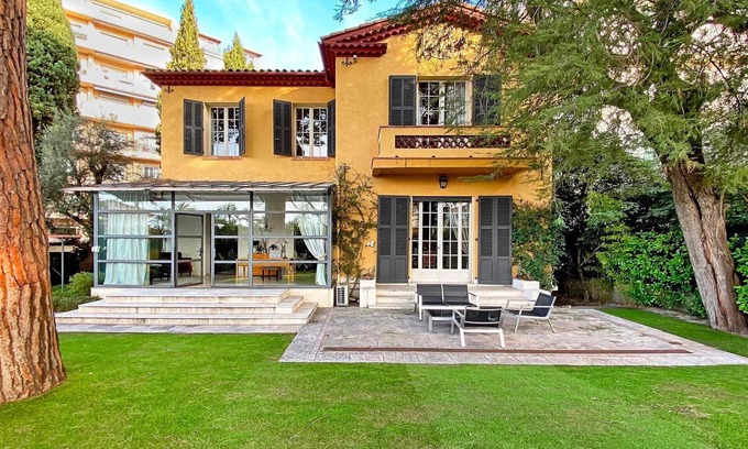 Pointe Croisette House | UNIQUE ON THE CROISETTE - Beaches on foot